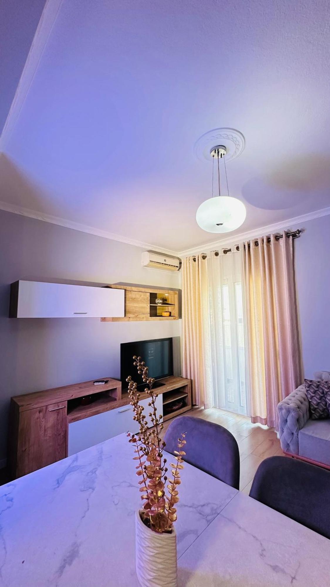 Bllok: Central Cozy Stay, 24/7 Self Check-In ติรานา ภายนอก รูปภาพ