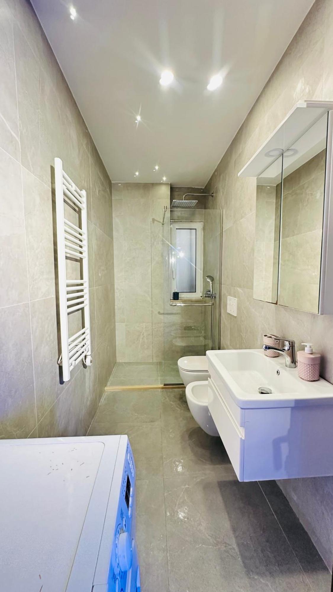 Bllok: Central Cozy Stay, 24/7 Self Check-In ติรานา ภายนอก รูปภาพ